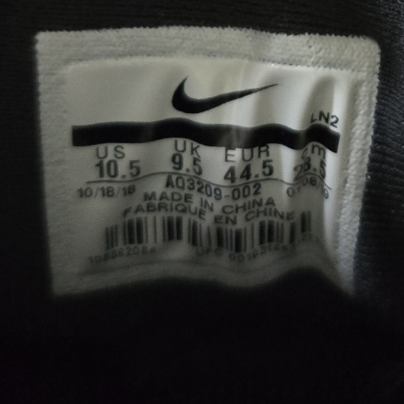 Alpha Nike Men's Football Cleats - Picture 4 of 4